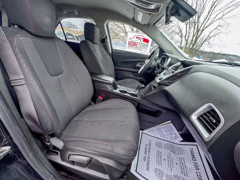 Used 2017 Chevrolet Equinox LT image 17