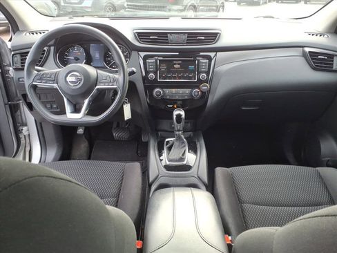 Used 2020 Nissan Rogue Sport S image 6