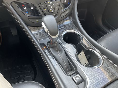 Used 2018 Buick Envision Essence image 16