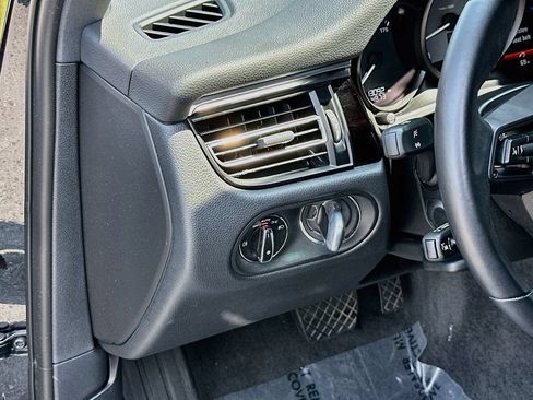 Certified 2023 Porsche Macan S AWD/4WD image 11