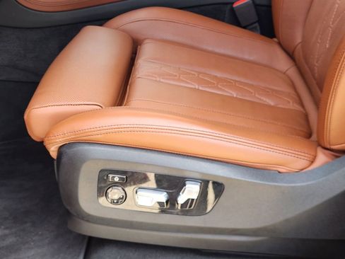 Used 2025 BMW X7 xDrive40i AWD/4WD image 23
