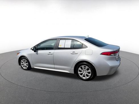 Used 2025 Toyota Corolla LE image 10
