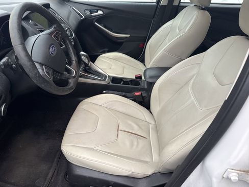 Used 2017 Ford Focus Titanium w/ Titanium Technology Package image 10