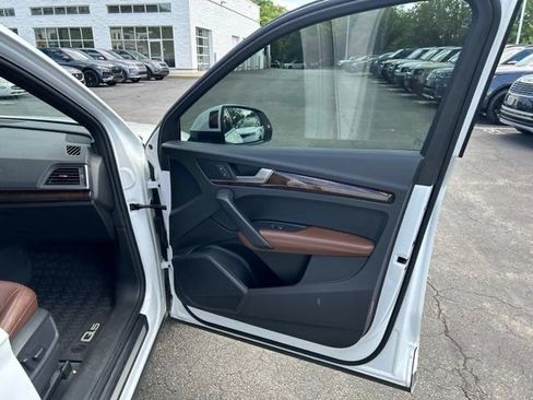 Used 2019 Audi Q5 2.0T Premium Plus w/ Premium Plus Package AWD/4WD image 13