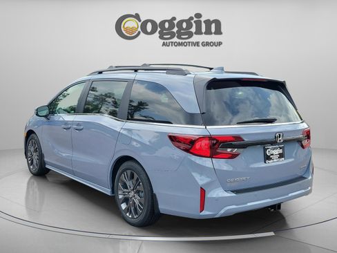New 2026 Honda Odyssey Touring image 3