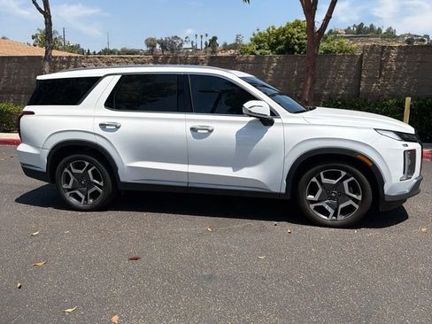 Used 2023 Hyundai Palisade Limited FWD image 4