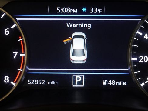 Used 2021 Nissan Sentra SV w/ Trunk Package image 4