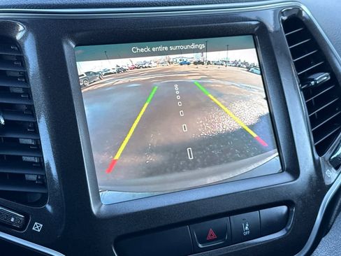 Used 2022 Jeep Cherokee Trailhawk w/ Premium Leather Package image 21