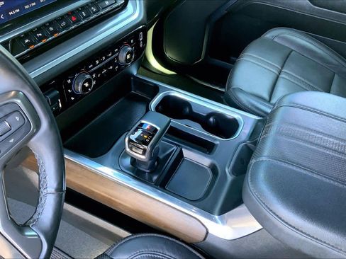 Used 2024 Chevrolet Silverado 1500 High Country w/ Z71 Off-Road Package image 17