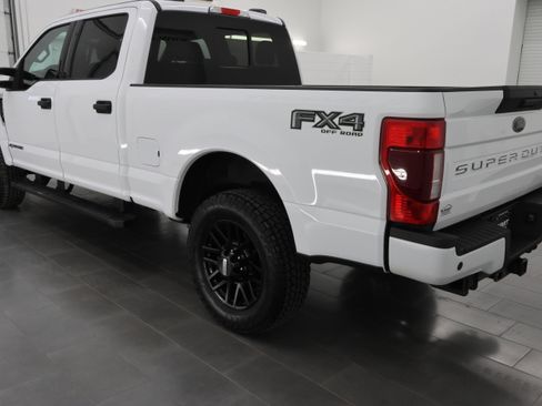 Used 2022 Ford F250 XLT w/ Black Appearance Package image 6