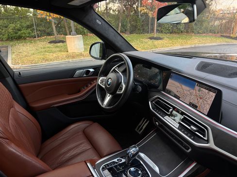 Used 2022 BMW X7 M50i image 42