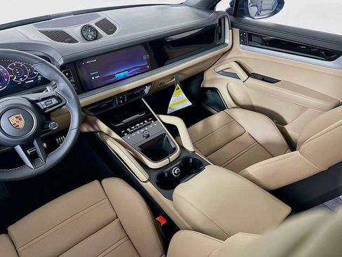 New 2026 Porsche Cayenne S image 25