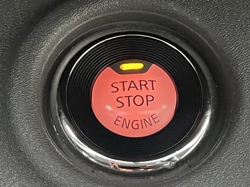 Used 2020 Nissan Frontier SV image 12