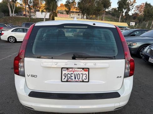 Used 2010 Volvo V50 2.4i image 6