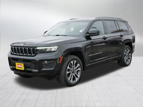 Used 2023 Jeep Grand Cherokee L Overland image 3