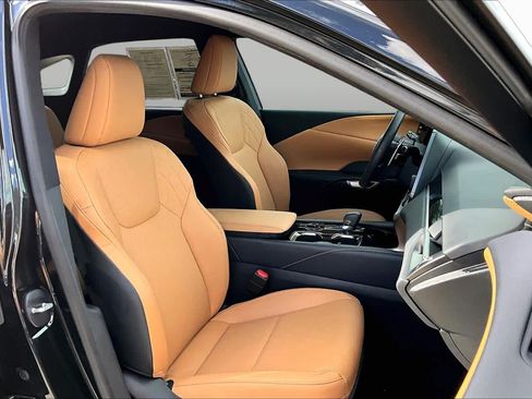 Used 2025 Lexus RX 350 FWD w/ Technology Package image 9