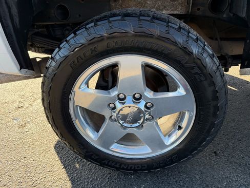 Used 2013 GMC Sierra 2500 Denali w/ Suspension Package, Off-Road image 17