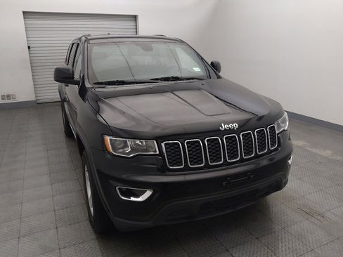Used 2018 Jeep Grand Cherokee Laredo image 14