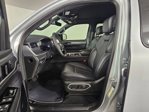 New 2026 Jeep Grand Wagoneer Limited image 18