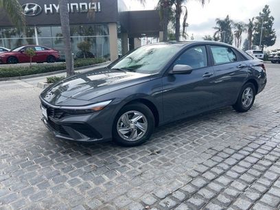 New 2026 Hyundai Elantra SE