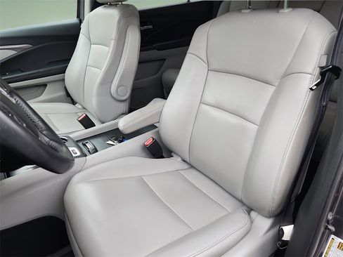 Used 2017 Honda Pilot EX-L image 16