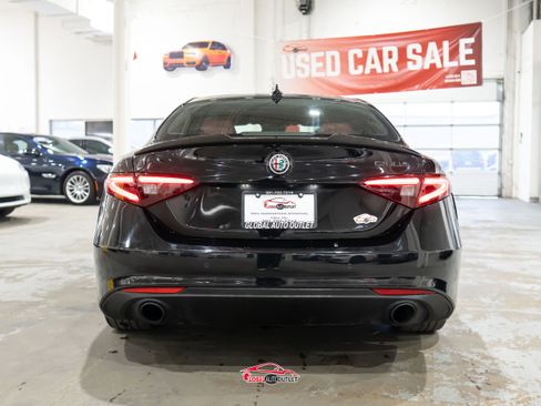 Used 2020 Alfa Romeo Giulia w/ Nero Edizione RWD image 6