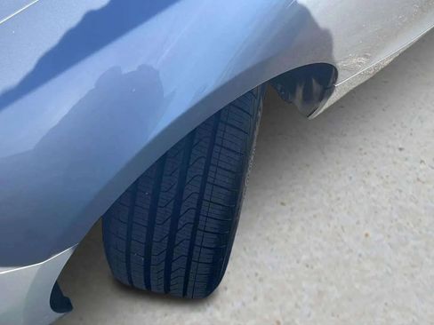 Used 2005 BMW Z4 2.5i image 32