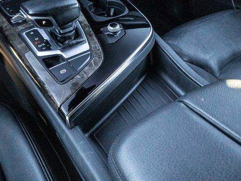 Used 2017 Audi Q7 3.0T Premium Plus image 30