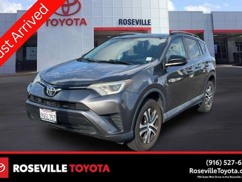 Used 2016 Toyota RAV4 LE AWD/4WD image 1