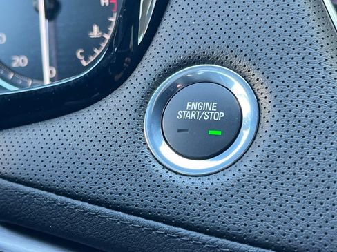 Used 2025 Cadillac XT5 Luxury w/ LPO, Floor Liner Package FWD image 33