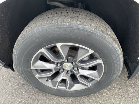 Used 2022 Chevrolet Silverado 1500 LT AWD/4WD image 12
