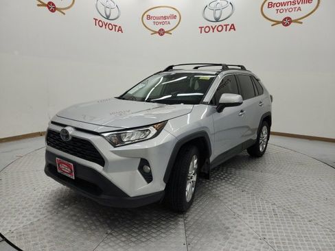 Certified 2020 Toyota RAV4 XLE Premium image 2