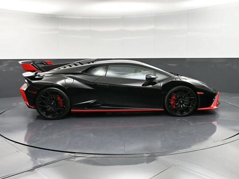 Used 2024 Lamborghini Huracan STO RWD image 9