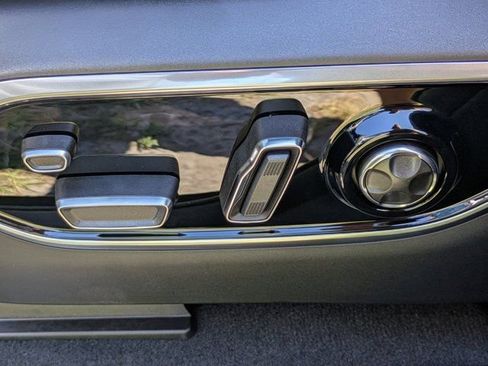 New 2025 Jeep Grand Cherokee L Overland w/ Luxury Tech Group IV image 18