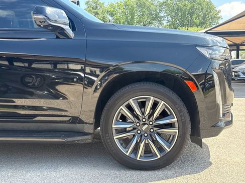 Used 2023 Cadillac Escalade Sport AWD/4WD image 4