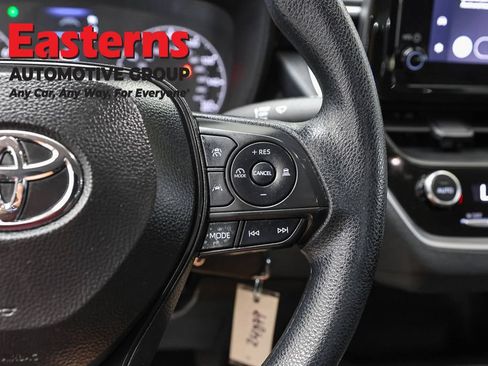 Used 2025 Toyota Corolla LE FWD image 15