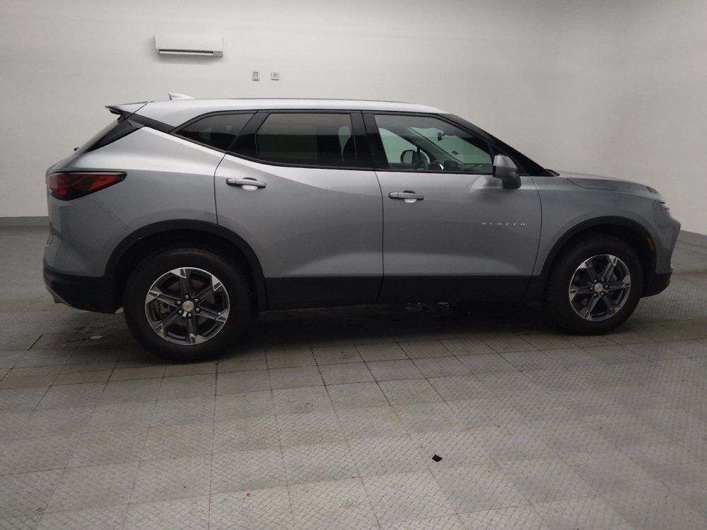 Used 2025 Chevrolet Blazer LT FWD image 10