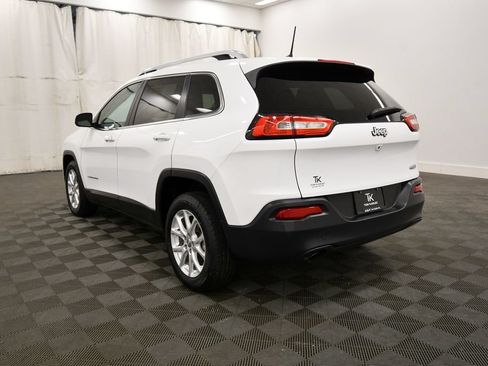 Used 2018 Jeep Cherokee Latitude Plus FWD image 5