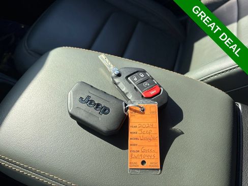 Used 2024 Jeep Wrangler High Altitude AWD/4WD image 28