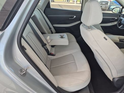 Used 2025 Hyundai Sonata SEL FWD image 19