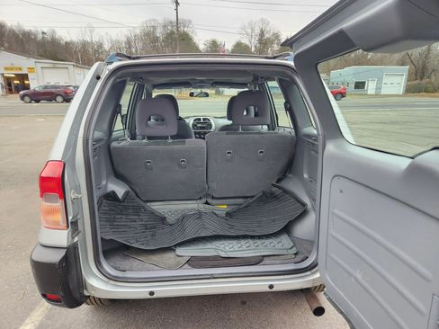 Used 2001 Toyota RAV4 4WD image 14
