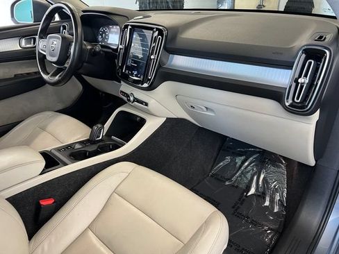 Used 2019 Volvo XC40 T5 Momentum AWD/4WD image 48