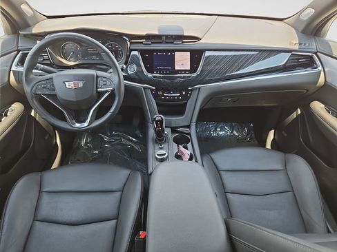 Used 2024 Cadillac XT6 Premium Luxury w/ LPO, Floor Liner Package AWD/4WD image 9