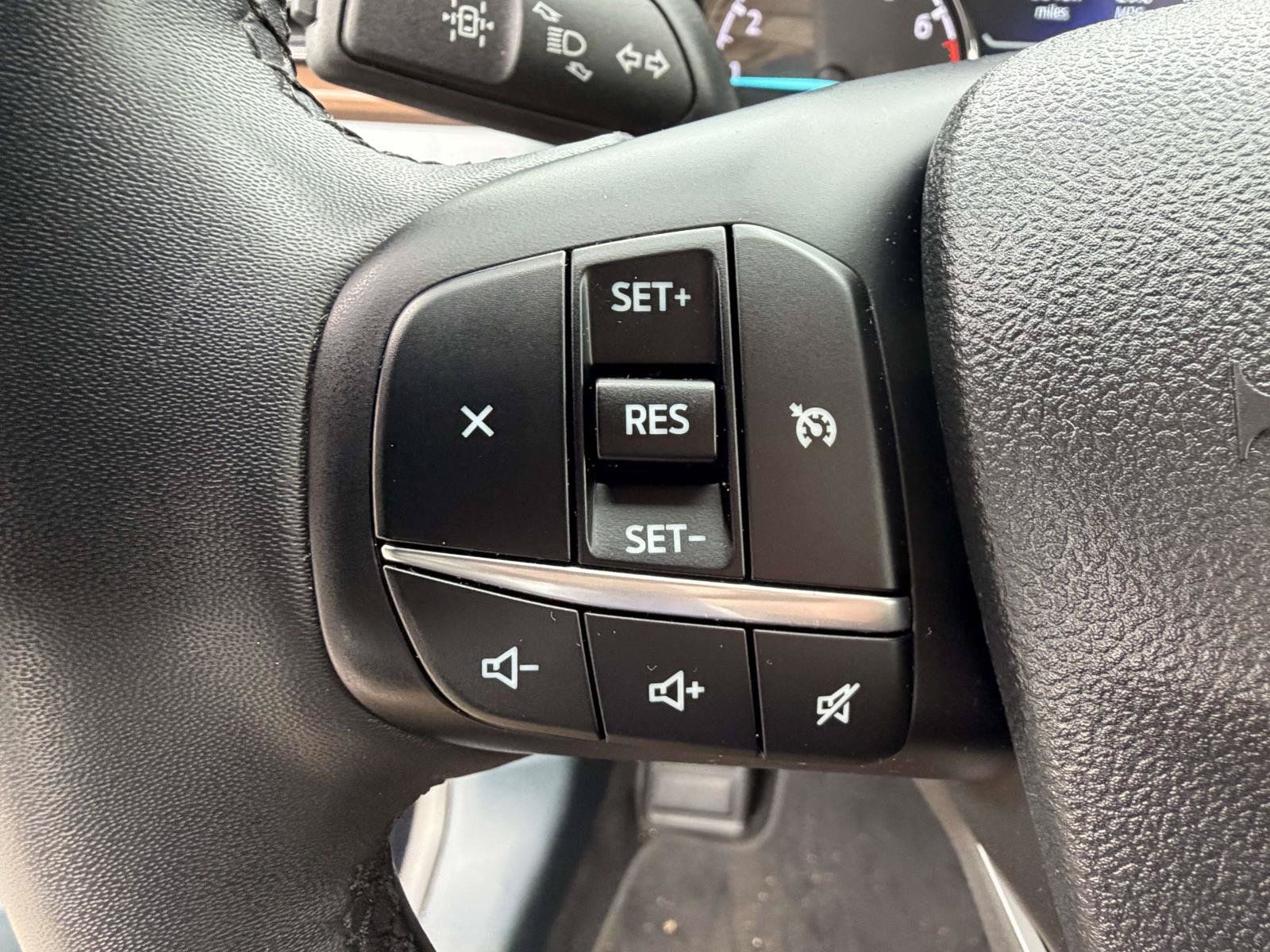 Used 2023 Ford Maverick Lariat w/ Lariat Luxury Package AWD/4WD image 14