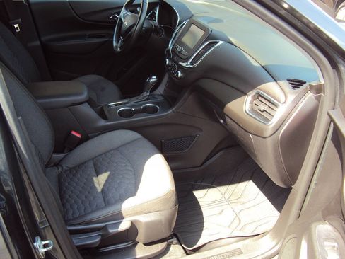 Used 2018 Chevrolet Equinox LT FWD image 9