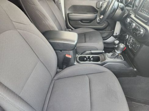 Used 2022 Jeep Wrangler Unlimited Sport AWD/4WD image 14