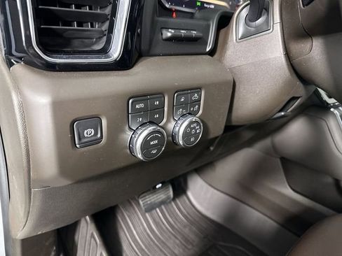 New 2026 GMC Sierra 3500 Denali w/ Denali Reserve Package AWD/4WD image 19