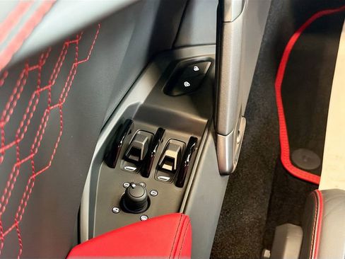 Used 2024 Lamborghini Revuelto image 22