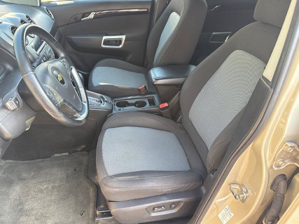 Used 2014 Chevrolet Captiva Sport LT FWD image 9