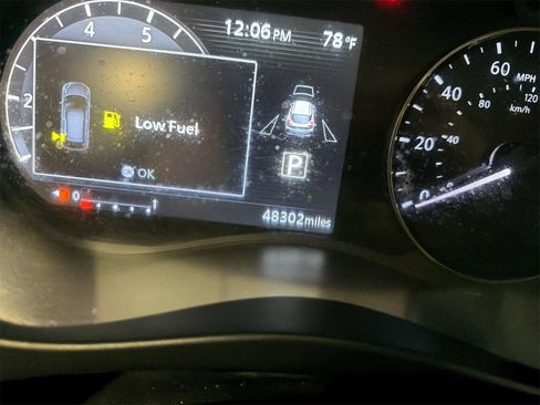 Used 2023 Nissan Kicks SR FWD image 13